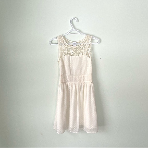 Very Moda White Dress 🕊 - Picture 1 of 1